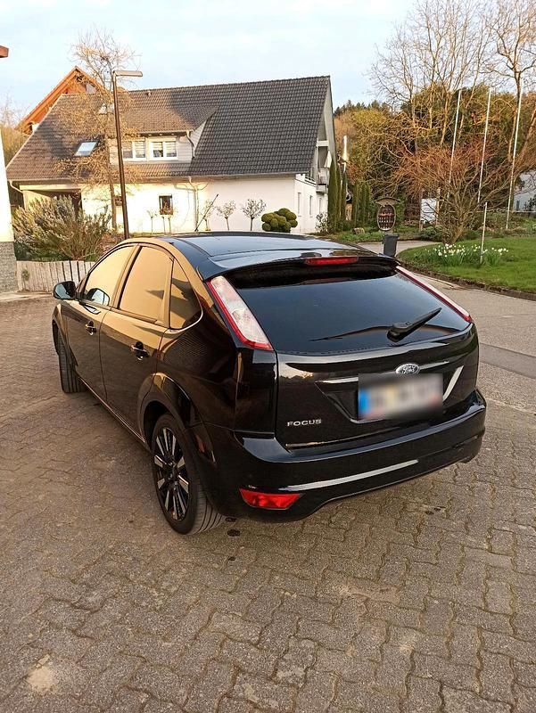 Usata Ford Focus 116 CV (85 kW) 2009 Nero Utilitaria