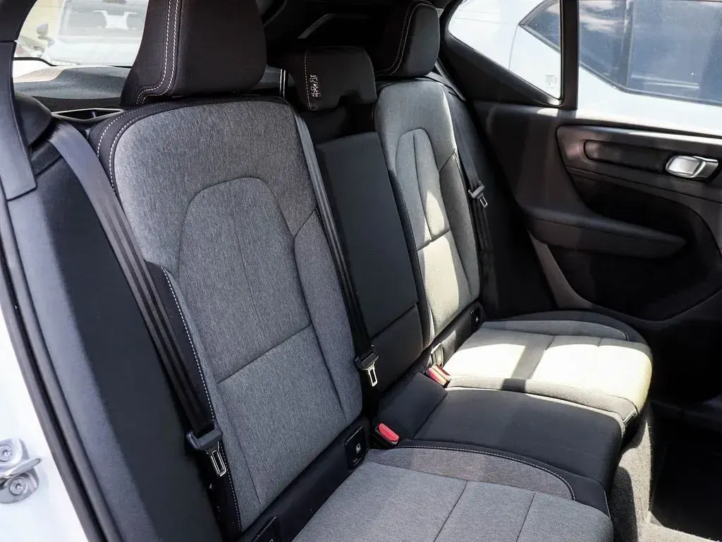 Gebraucht Volvo XC40 Core 163 PS (119 kW) 2024 Weiss SUV