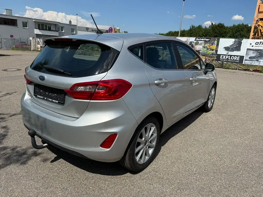 Gebraucht Ford Fiesta 101 PS (74 kW) 2017 Silber Kleinwagen