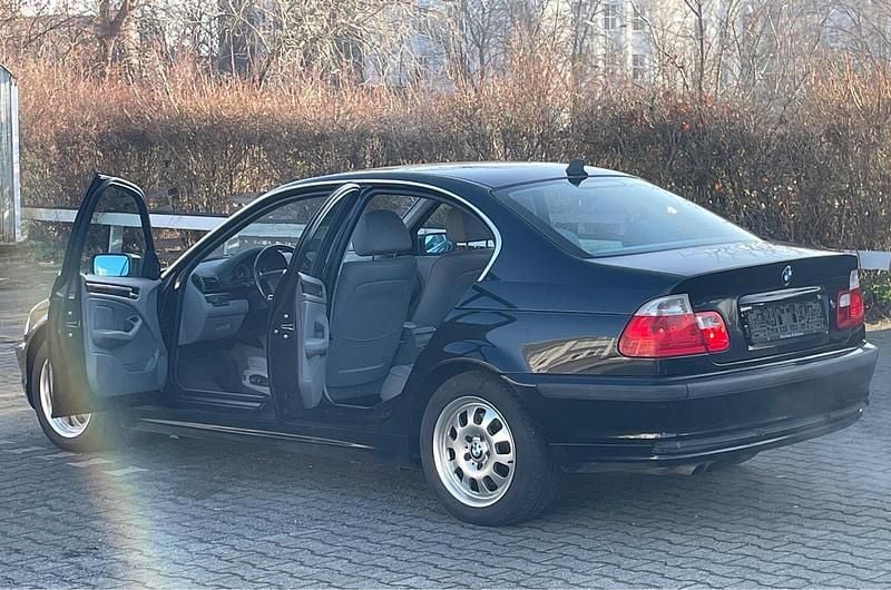 Gebraucht BMW 325 192 PS (141 kW) 2001 Schwarz Limousine