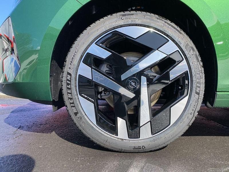 Neu Opel Astra Ultimate 114 kW (156 PS) 2026 Gruen Kombi