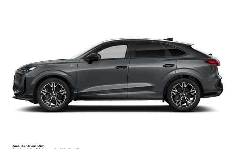 Grau Neu 2025 Audi Q3 Sportback Sport SUV | 55.472 € (Teuer) - Bild 1/4
