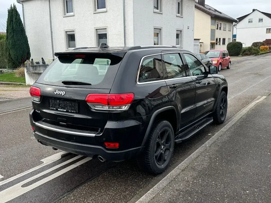 Gebraucht Jeep Grand Cherokee Laredo 190 PS (139 kW) 2018 Schwarz SUV