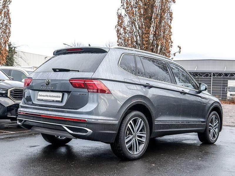 Gebraucht VW Tiguan Allspace Elegance 200 PS (147 kW) 2023 Platinum grey SUV