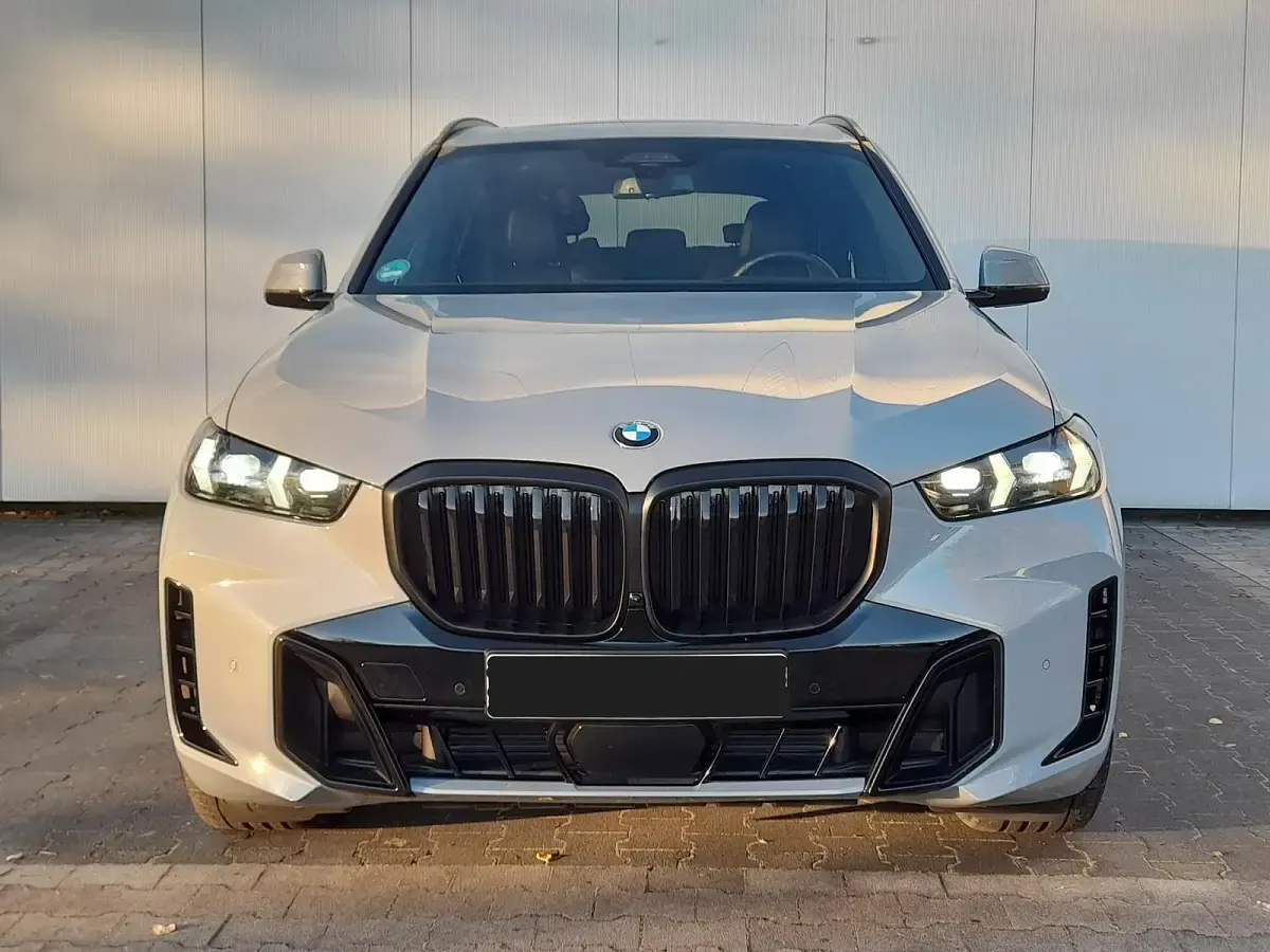 Gebraucht BMW X5 352 PS (258 kW) 2025 Grau metallic SUV
