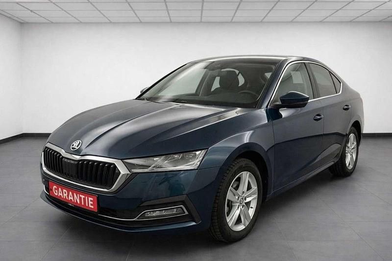 Gebraucht Skoda Octavia Ambition 116 PS (85 kW) 2021 Lavablau metallic Limousine