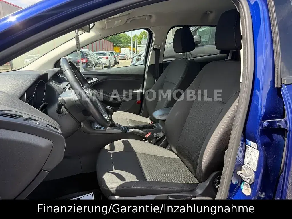 Gebraucht Ford Focus Trend 101 PS (74 kW) 2015 Blau Limousine