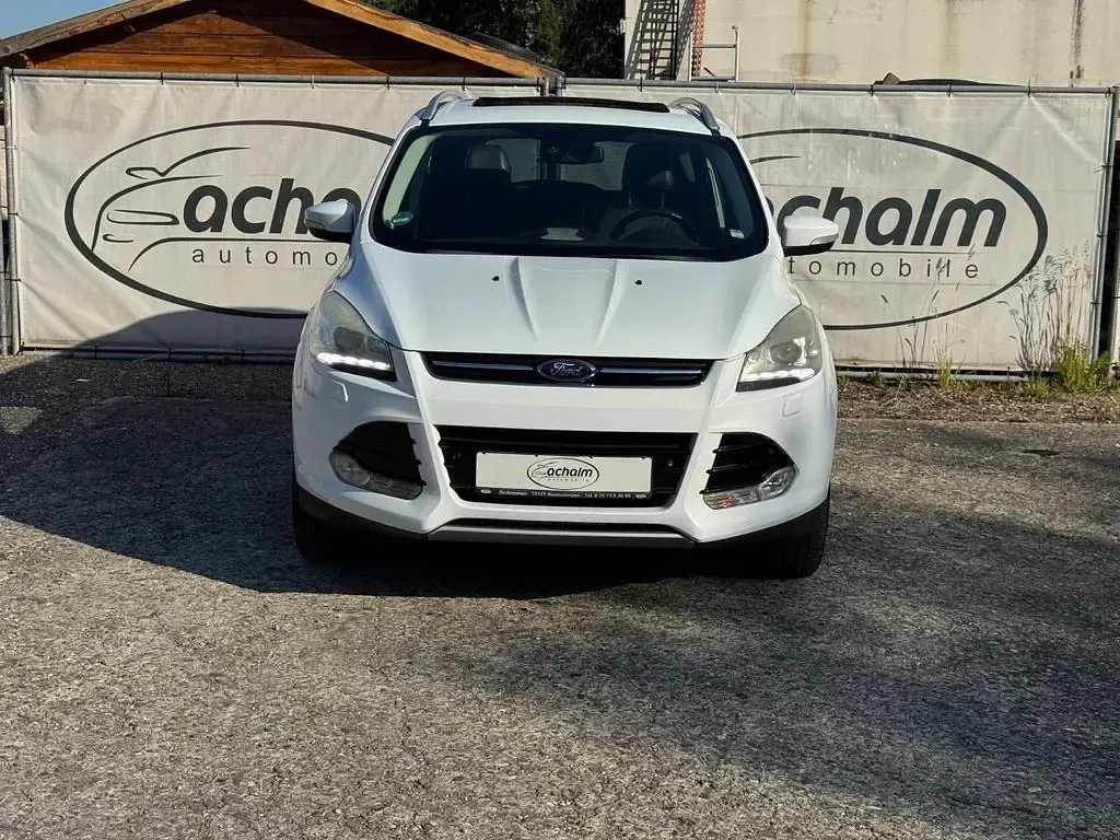 Usado Ford Kuga Titanium 163 HP (119 kW) 2013 Branco SUV