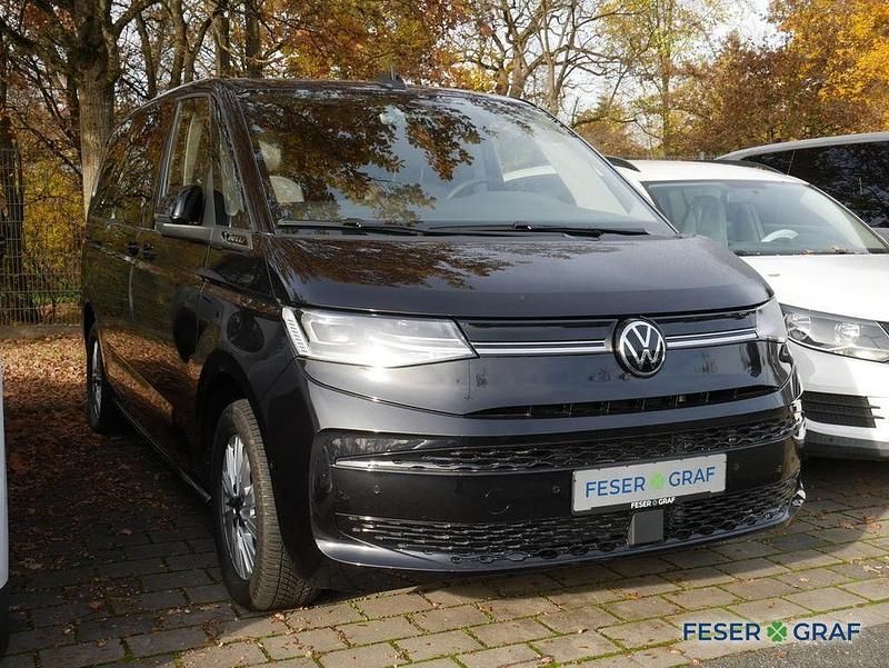 Gebraucht VW Multivan Life 150 PS (110 kW) 2024 Deep black perleffekt Van