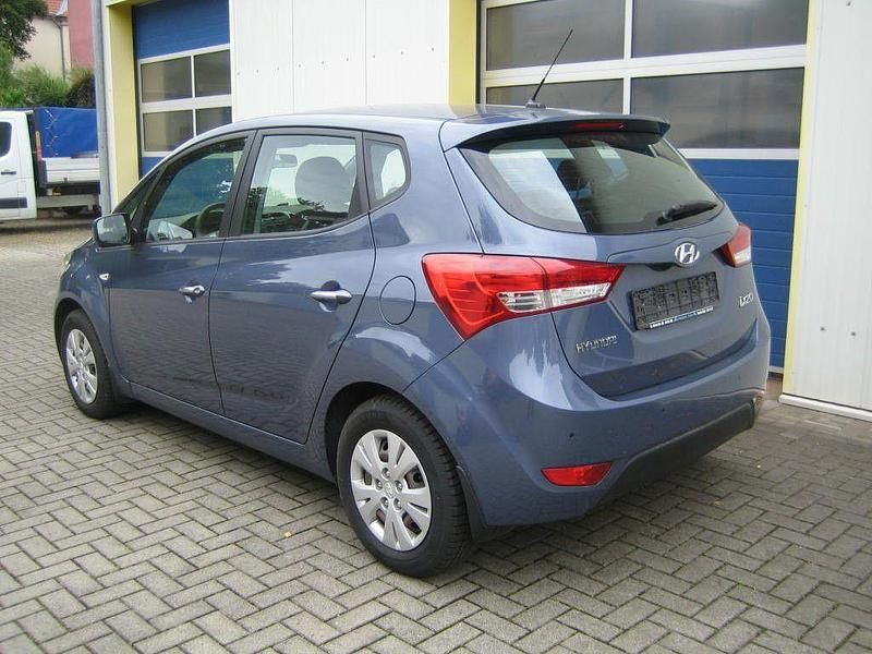 Gebraucht Hyundai ix20 Comfort 125 PS (91 kW) 2013 Grau Kleinwagen