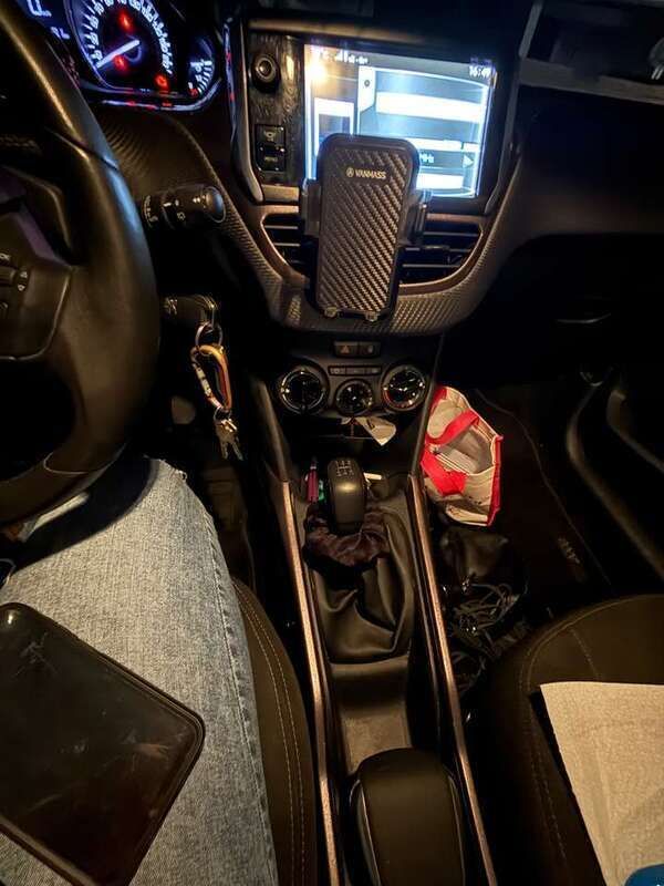 Weiß Gebraucht 2014 Peugeot 2008 Active SUV | 9.000 € (Teuer) - Bild 1/4
