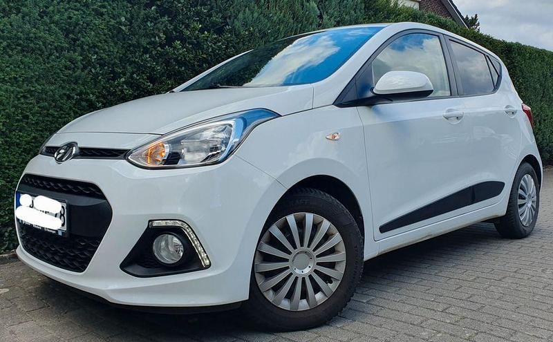 Gebraucht Hyundai H-1 67 PS (49 kW) 2016 Weiß Van / Kleinbus