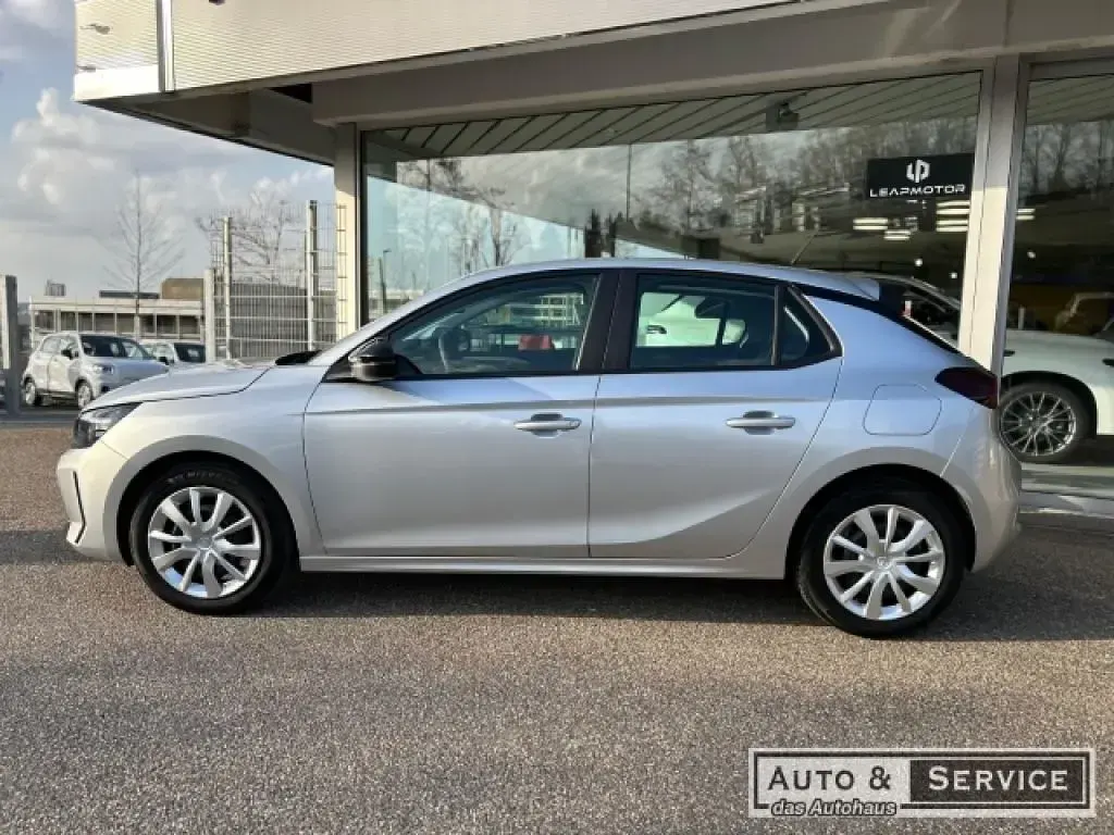 Używany Opel Corsa Basis 75 KM (55 kW) 2024 Srebrny Hatchback