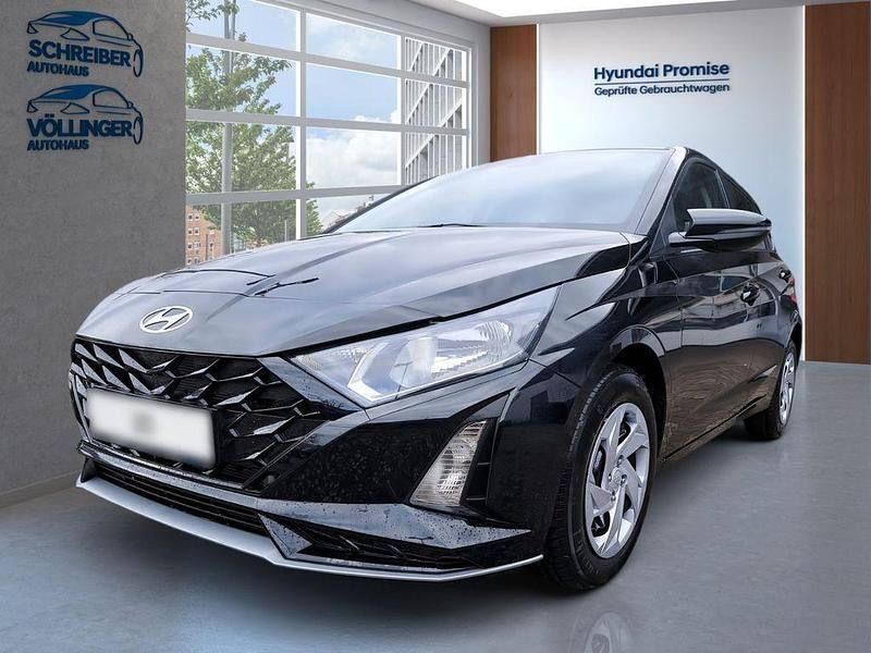 Neu Hyundai i20 Select 101 PS (74 kW) 2025 Schwarz Limousine