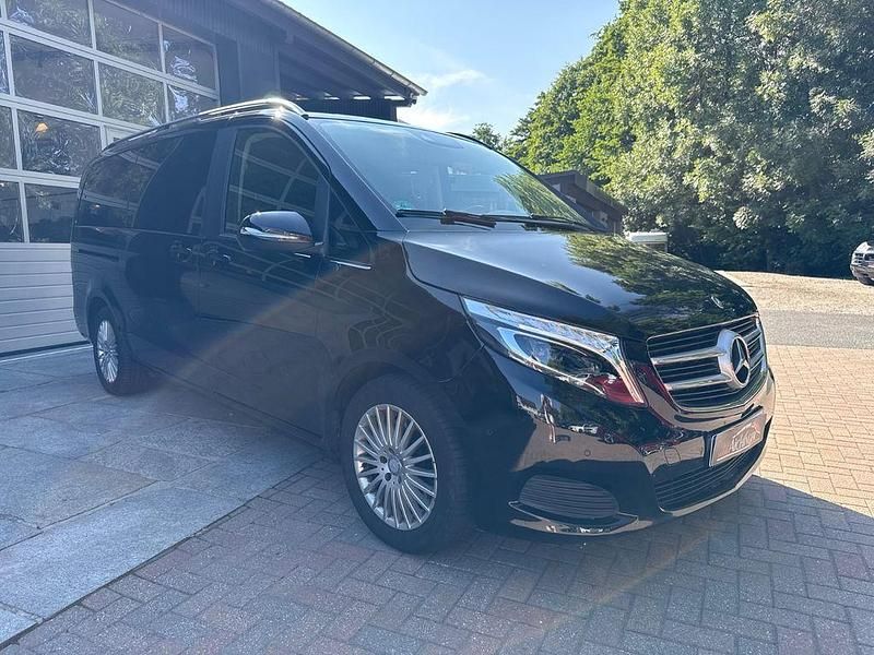 Gebraucht Mercedes V220 Edition 163 PS (119 kW) 2015 Schwarz Van / Kleinbus