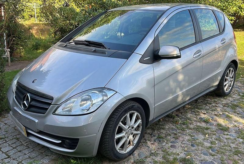 Silber Gebraucht 2009 Mercedes A160 Edition Van / Kleinbus | 4.150 € (Superpreis) - Bild 1/3