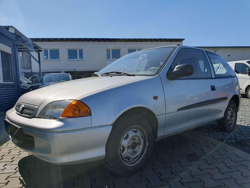 Gebraucht Suzuki Swift GL 53 PS (38 kW) 2002 Silber Kleinwagen