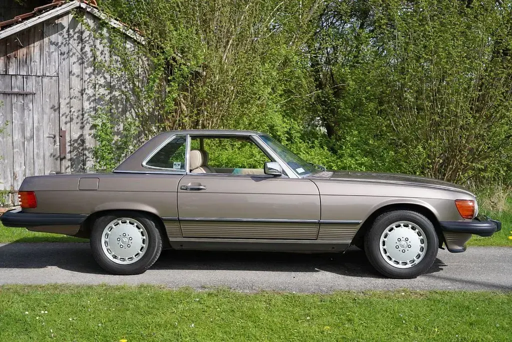 Gebraucht Mercedes 560 230 PS (169 kW) 1989 Silber Cabrio