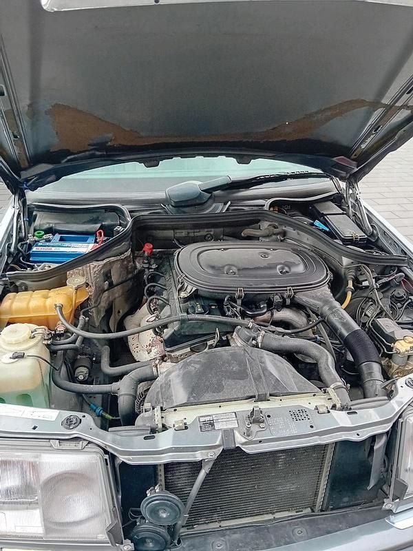 Gebraucht Mercedes E230 130 PS (95 kW) 1991 Silber Limousine