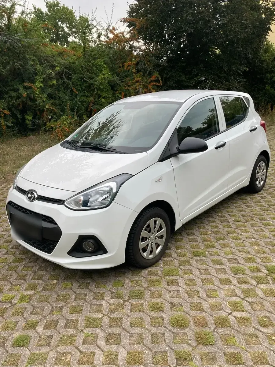 Gebraucht Hyundai i10 67 PS (49 kW) 2016 Weiß Kleinwagen
