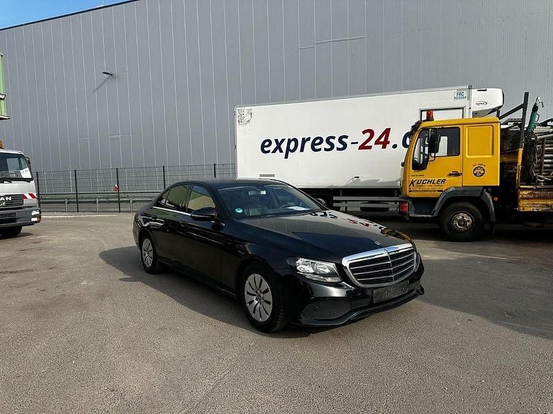 Gebraucht Mercedes E200 160 PS (117 kW) 2019 Schwarz Limousine