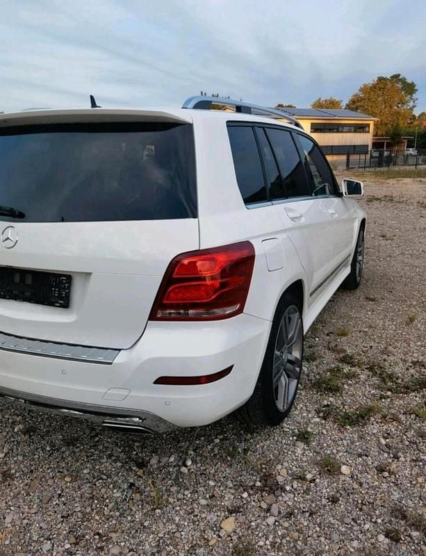 Gebraucht Mercedes GLK250 204 PS (150 kW) 2012 Weiß SUV
