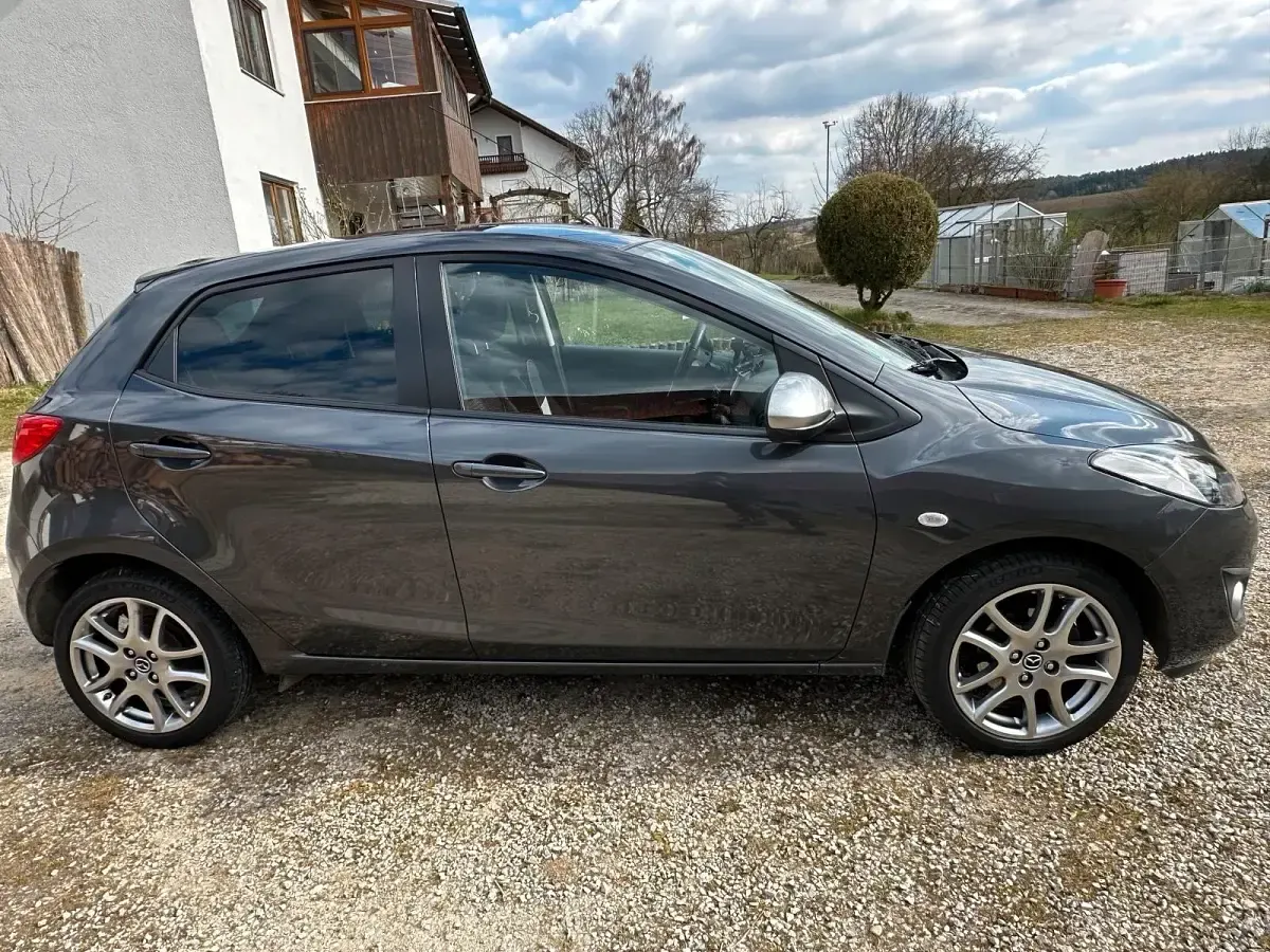 Usata Mazda 2 Sendo 84 CV (61 kW) 2014 Grigio Utilitaria