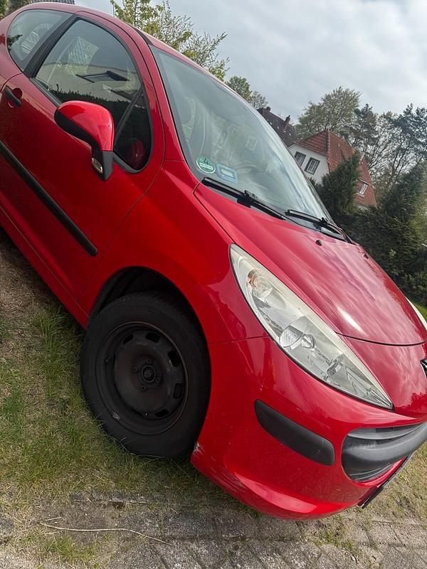 Gebraucht Peugeot 207 73 PS (53 kW) 2008 Rot Coupé