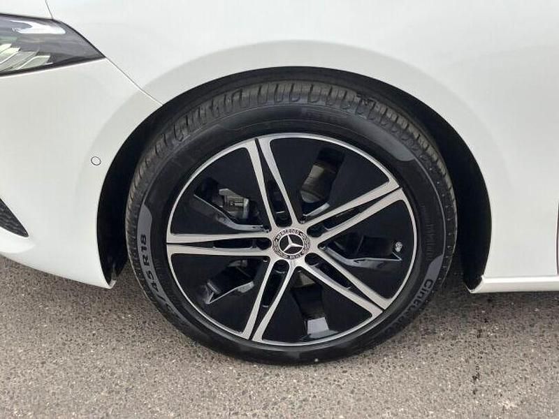 Gebraucht Mercedes A180 Advanced Plus 116 PS (85 kW) 2024 Weiß Limousine