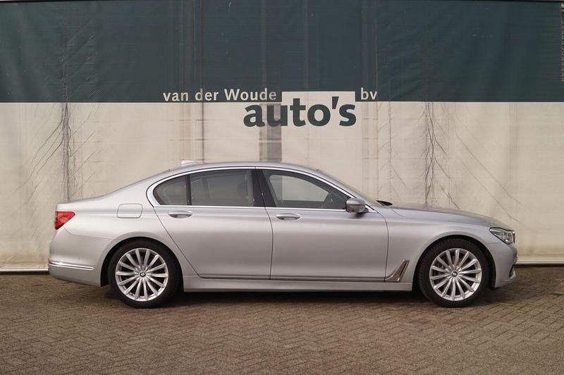 Gebraucht BMW 730 Executive 265 PS (194 kW) 2016 Grau Limousine