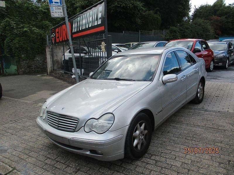Silber Gebraucht 2002 Mercedes C220 Elegance Limousine | 1.999 € (Guter Preis) - Bild 1/4