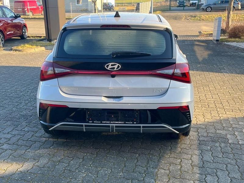 Neu Hyundai i20 Trend 90 PS (66 kW) 2026 Grau Limousine