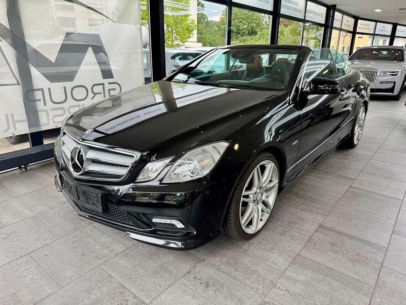 Gebraucht Mercedes E500 387 PS (284 kW) 2011 Schwarz Cabrio