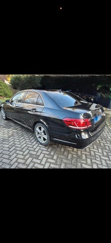 Second-hand Mercedes E250 201 CP (147 kW) 2015 Negru Berlinǎ