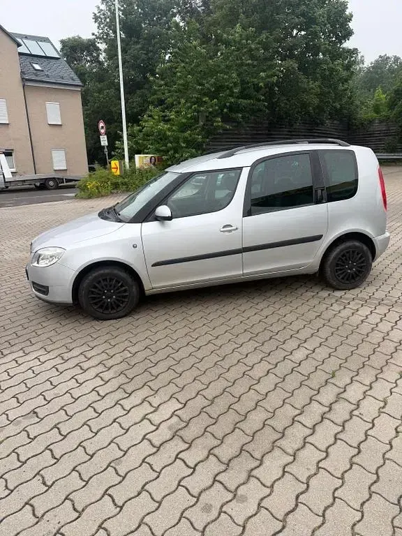 Gebraucht Skoda Roomster Plus Edition 86 PS (63 kW) 2009 Silber Van / Kleinbus