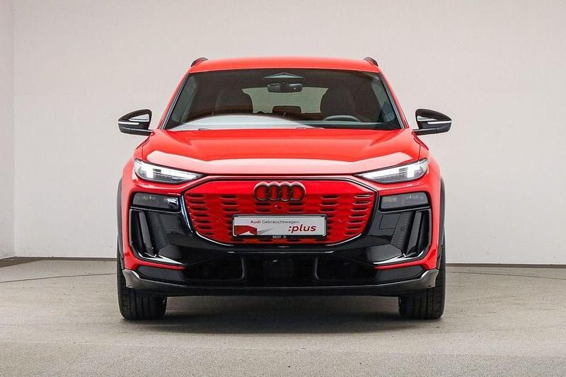 Gebraucht Audi Q6 e-tron S-Line 284 kW (387 PS) 2025 Soneirarot metallic (metallic) SUV
