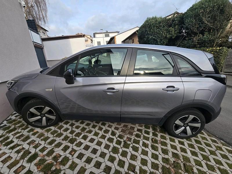 Grau Gebraucht 2021 Opel Crossland Edition SUV | 13.400 € - Bild 1/4