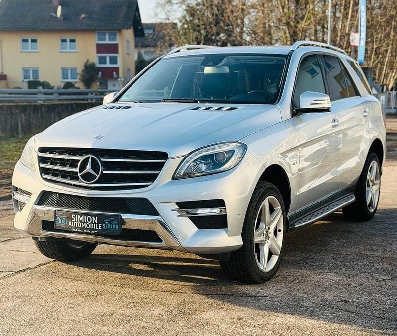 Iridiumsilber Gebraucht 2012 Mercedes ML350 AMG SUV | 13.690 € (Guter Preis) - Bild 1/4