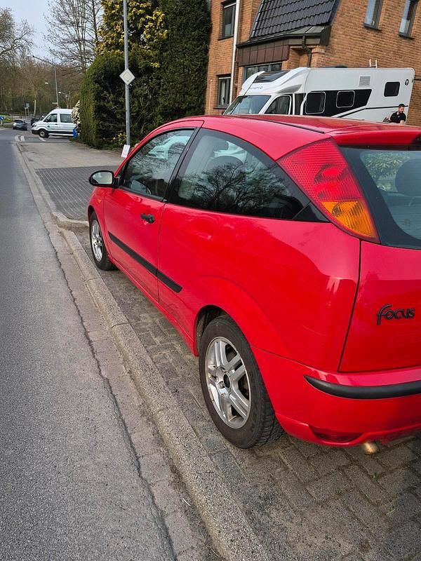 Usata Ford Focus 101 CV (74 kW) 2004 Rosso Coupé