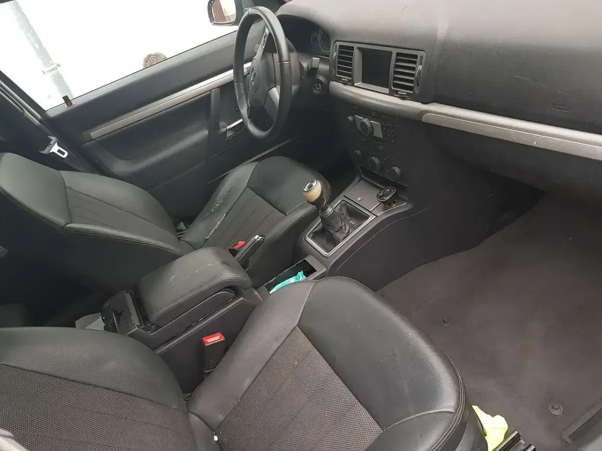 Gebraucht Opel Vectra 120 PS (88 kW) 2008 Violett Kombi