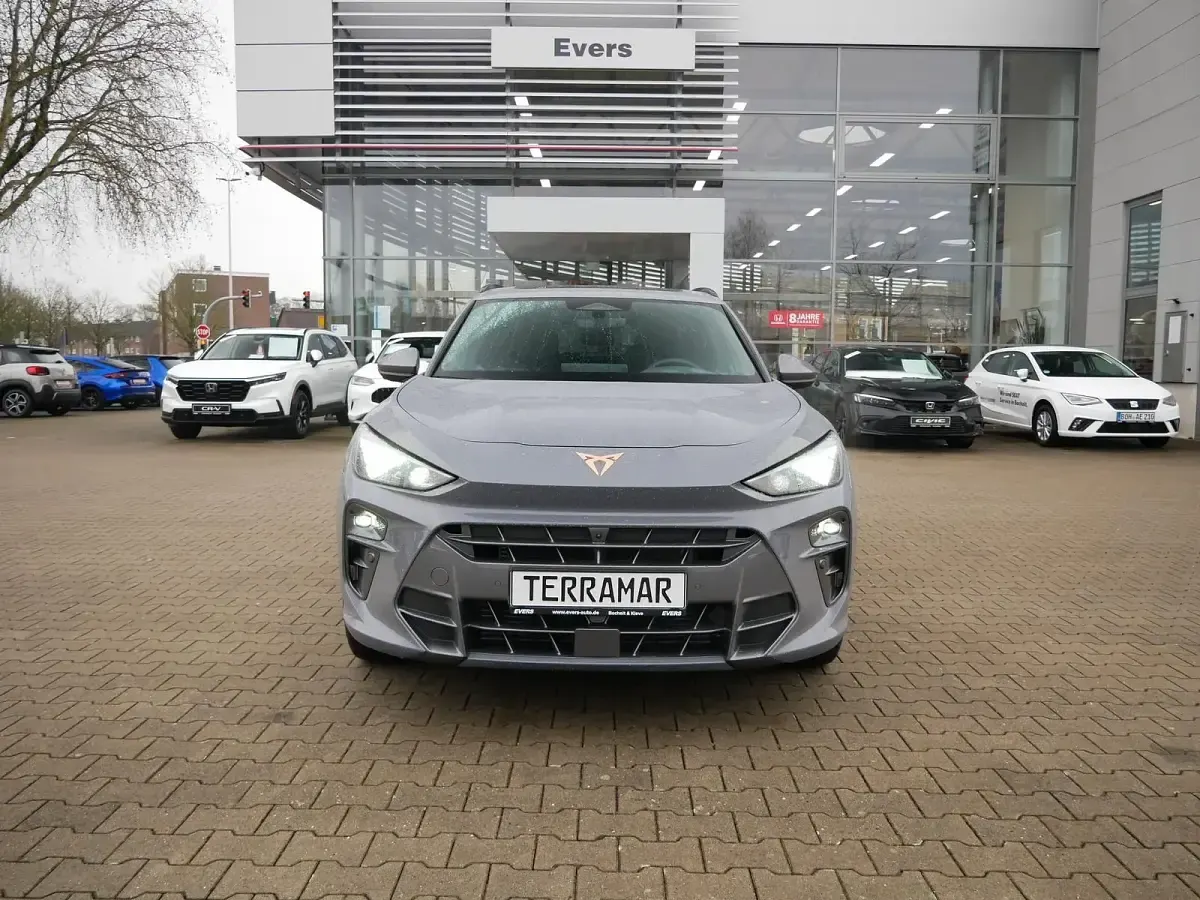 Neu Cupra Terramar 265 PS (194 kW) 2025 Grau SUV