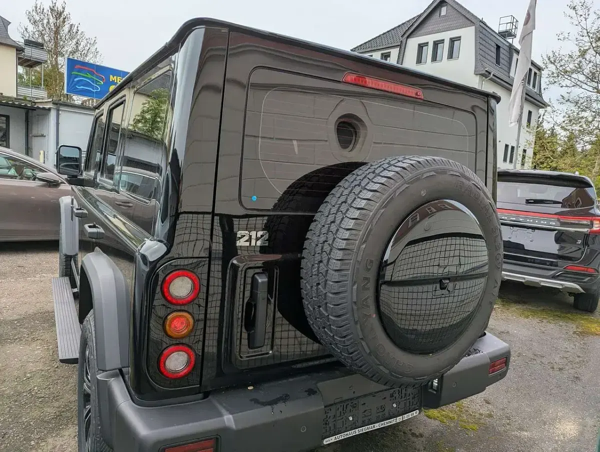 Neu BAW 212 166 PS (122 kW) 2026 Wüstengelb SUV