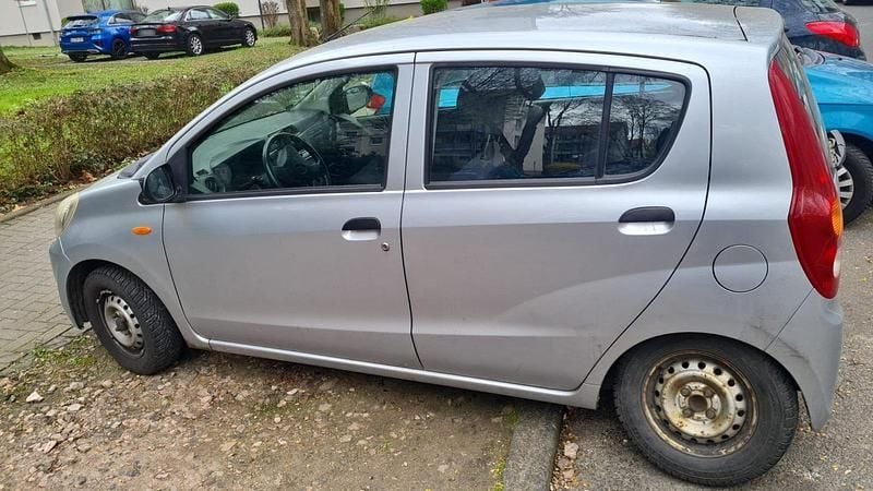 Gebraucht Daihatsu Cuore 60 PS (44 kW) 2009 Silber Kleinwagen