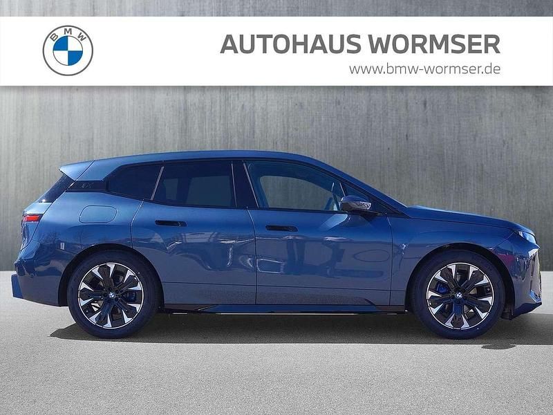 Neu BMW iX Sport Line 300 kW (408 PS) 2026 Blau SUV