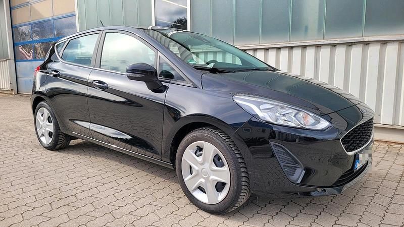 Gebraucht Ford Fiesta Cool & Connect 70 PS (51 kW) 2018 Schwarz Kleinwagen