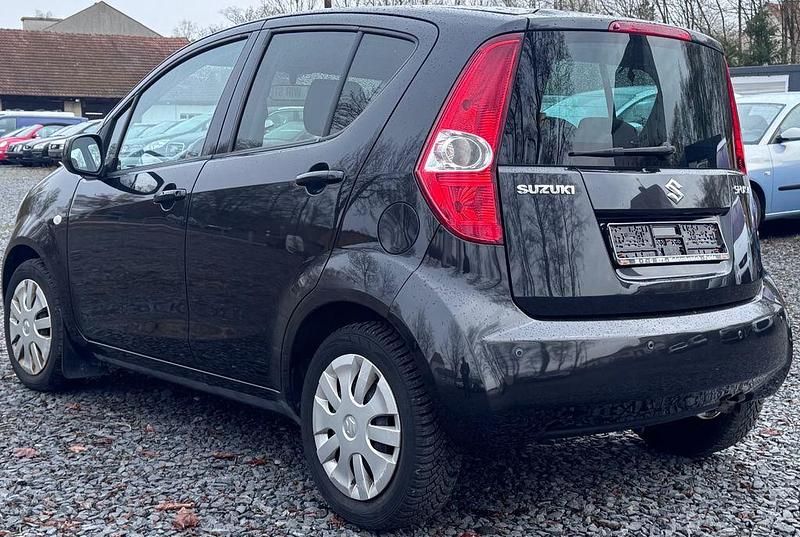 Gebraucht Suzuki Splash Club 94 PS (69 kW) 2011 Blau Kleinwagen