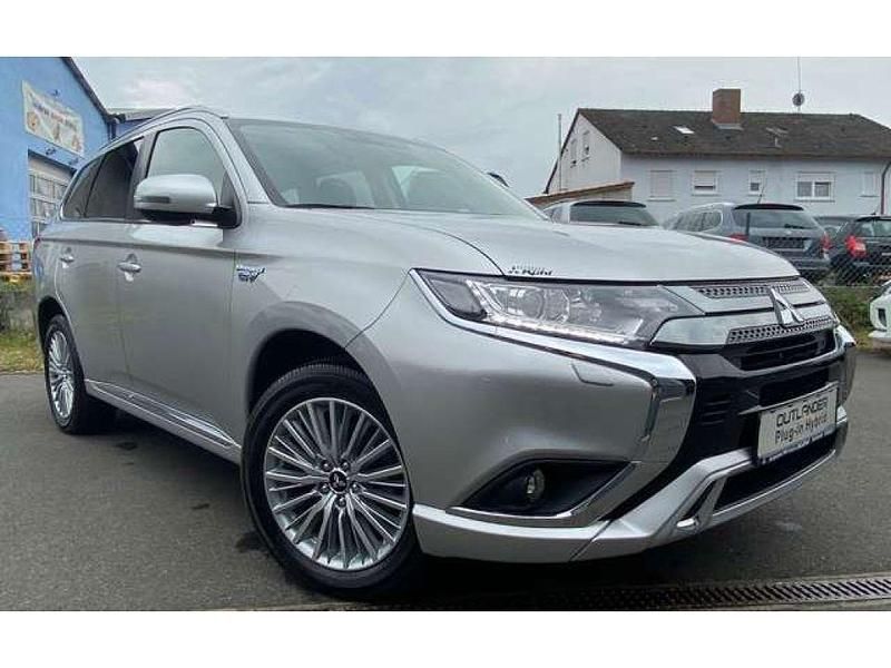Gebraucht Mitsubishi Outlander P-HEV Basis 224 PS (164 kW) 2019 Sterlingsilber SUV