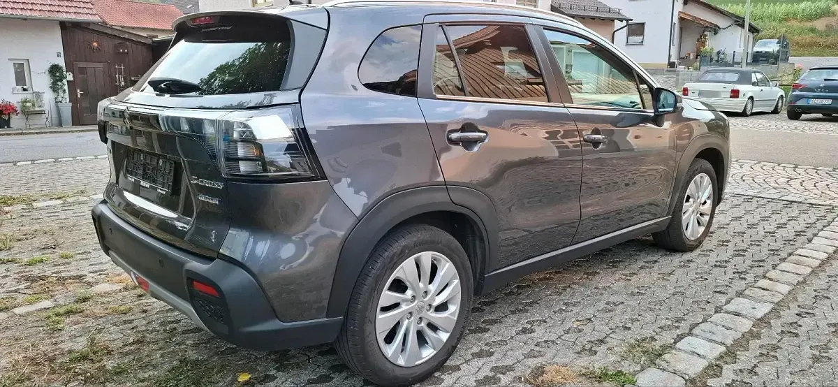 Gebraucht Suzuki SX4 S-Cross Comfort 129 PS (94 kW) 2024 Grau SUV