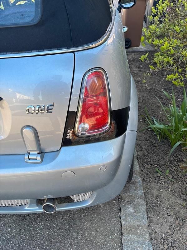 Second-hand Mini One Cabriolet 90 CP (66 kW) 2006 Argintiu Cabrio