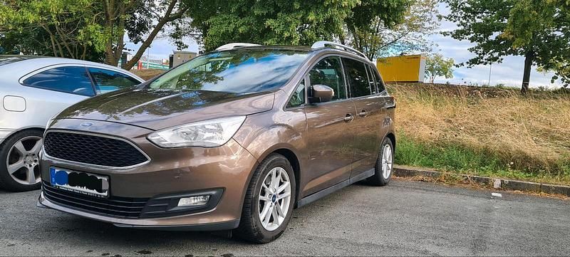 Braun Gebraucht 2015 Ford Grand C-Max Van / Kleinbus | 8.200 € (Fairer Preis) - Bild 1/4